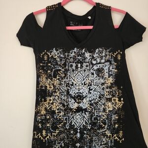 Guess v-neck edgy graphic top